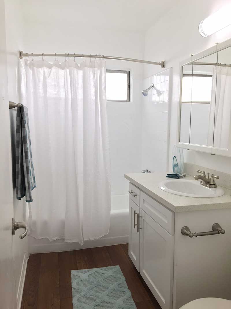 Magnolia Place Apartment bathroom interior